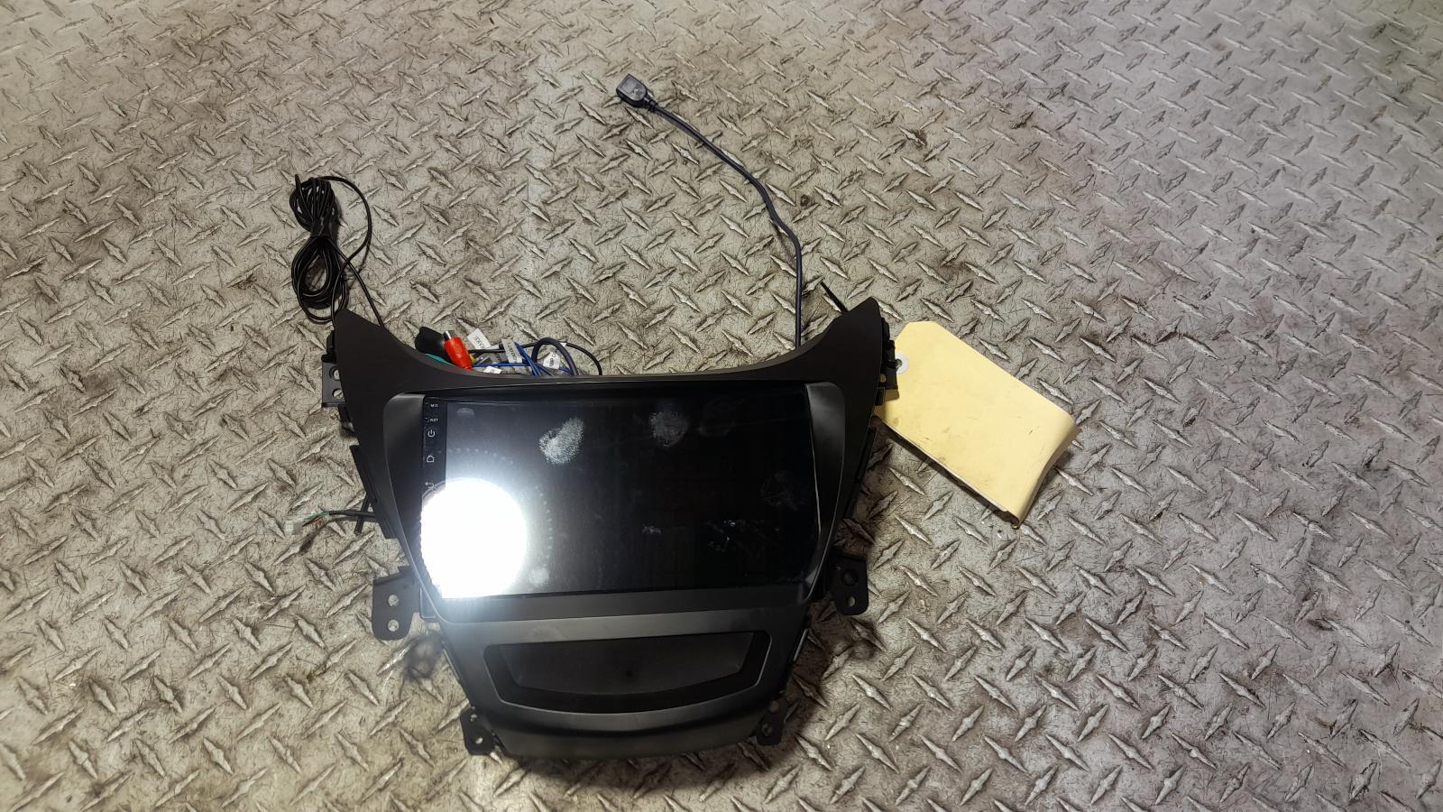 View Auto part Radio/Cd/Dvd/Sat/Tv Hyundai Elantra 2011