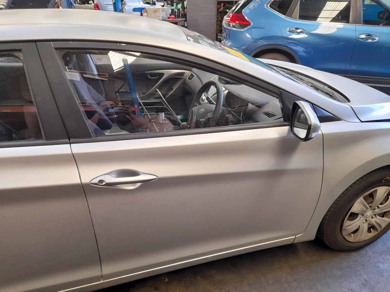 View Auto part Right Front Door Window Hyundai Elantra 2013