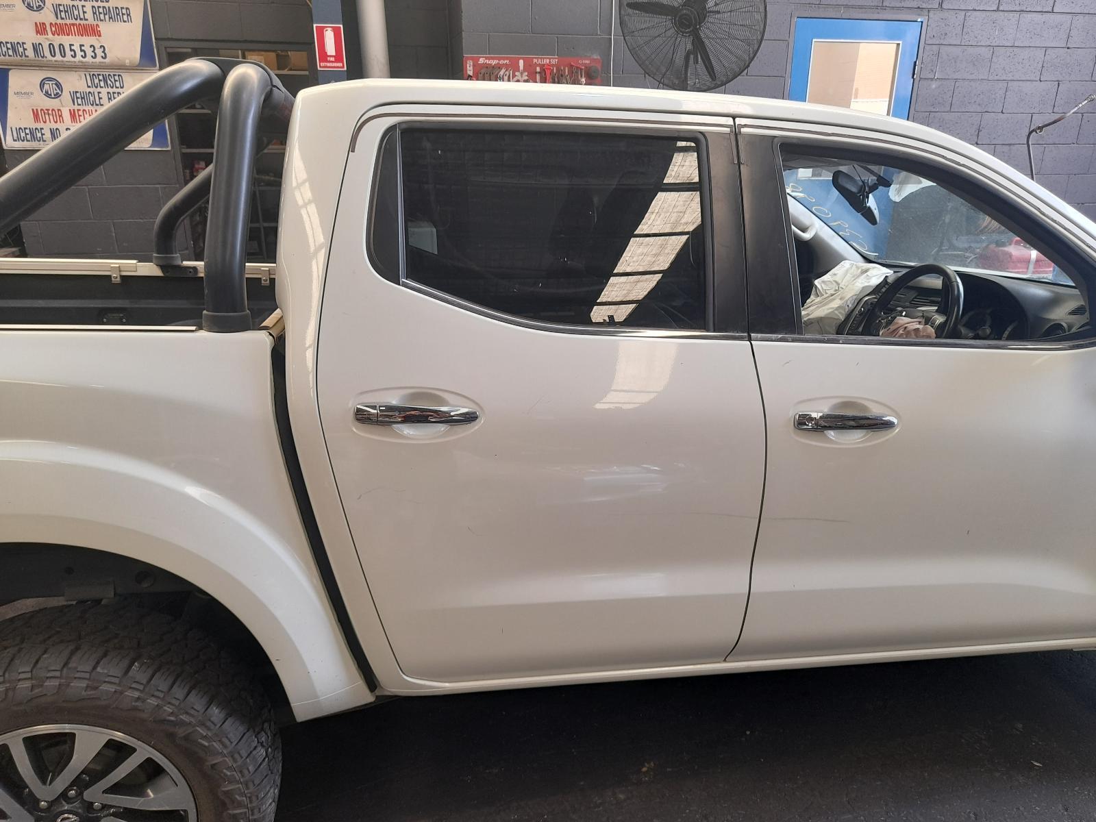 View Auto part Right Rear Door Sliding Nissan Navara 2017