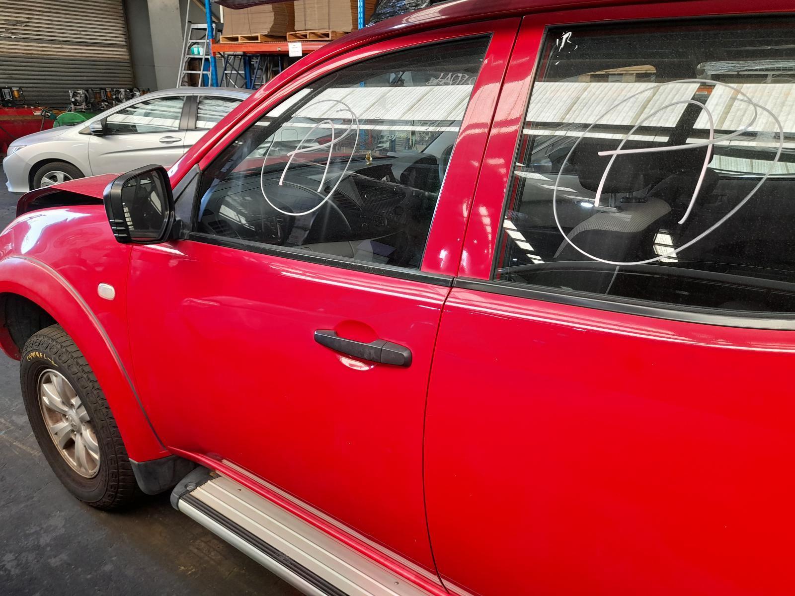 View Auto part Left Front Window Reg/Motor Mitsubishi Triton 2015