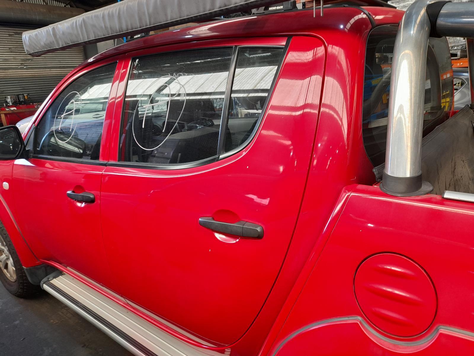 View Auto part Left Rear Wnd Reg/Motor Mitsubishi Triton 2015