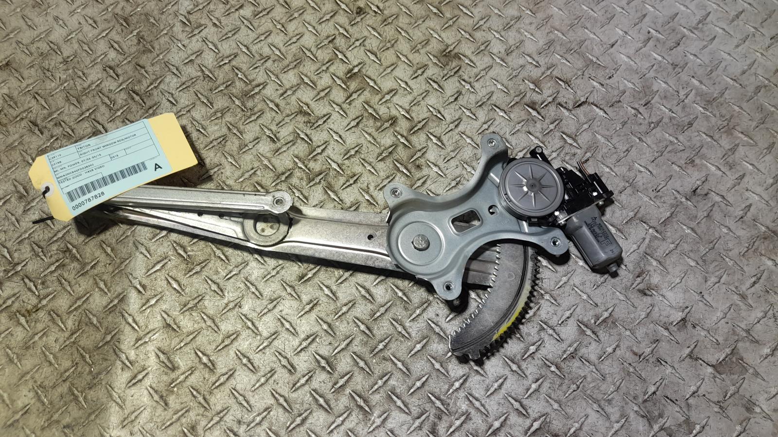 View Auto part Right Front Window Reg/Motor Mitsubishi Triton 2015