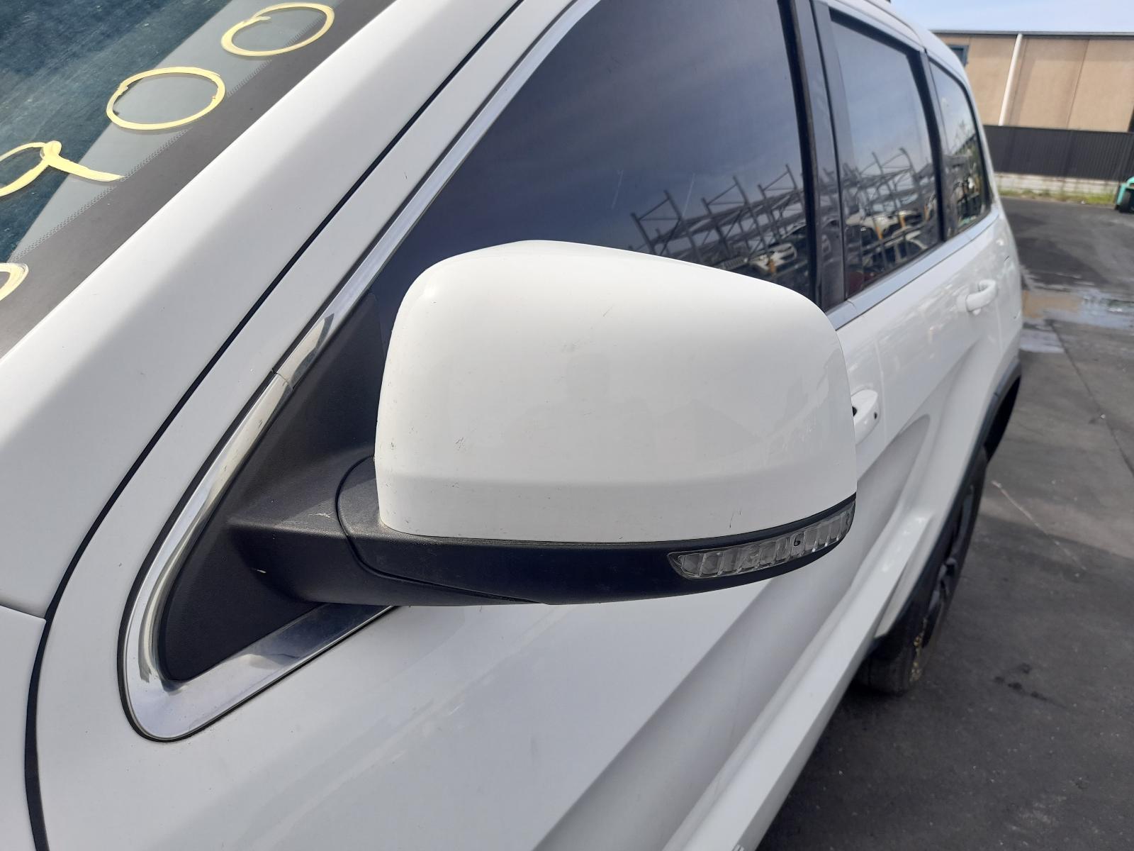 View Auto part Left Door Mirror Jeep Grandcherokee 2018