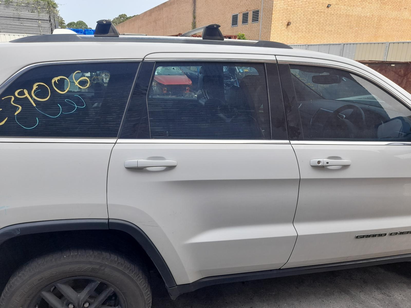 View Auto part Right Rear Door Sliding Jeep Grandcherokee 2018