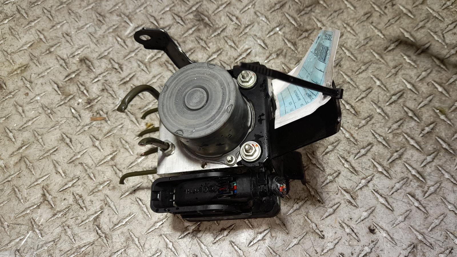 View Auto part Abs Pump/Modulator Mitsubishi Pajero 2016
