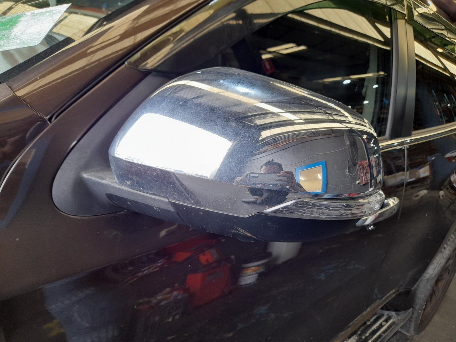 View Auto part Left Door Mirror Mitsubishi Pajero 2016