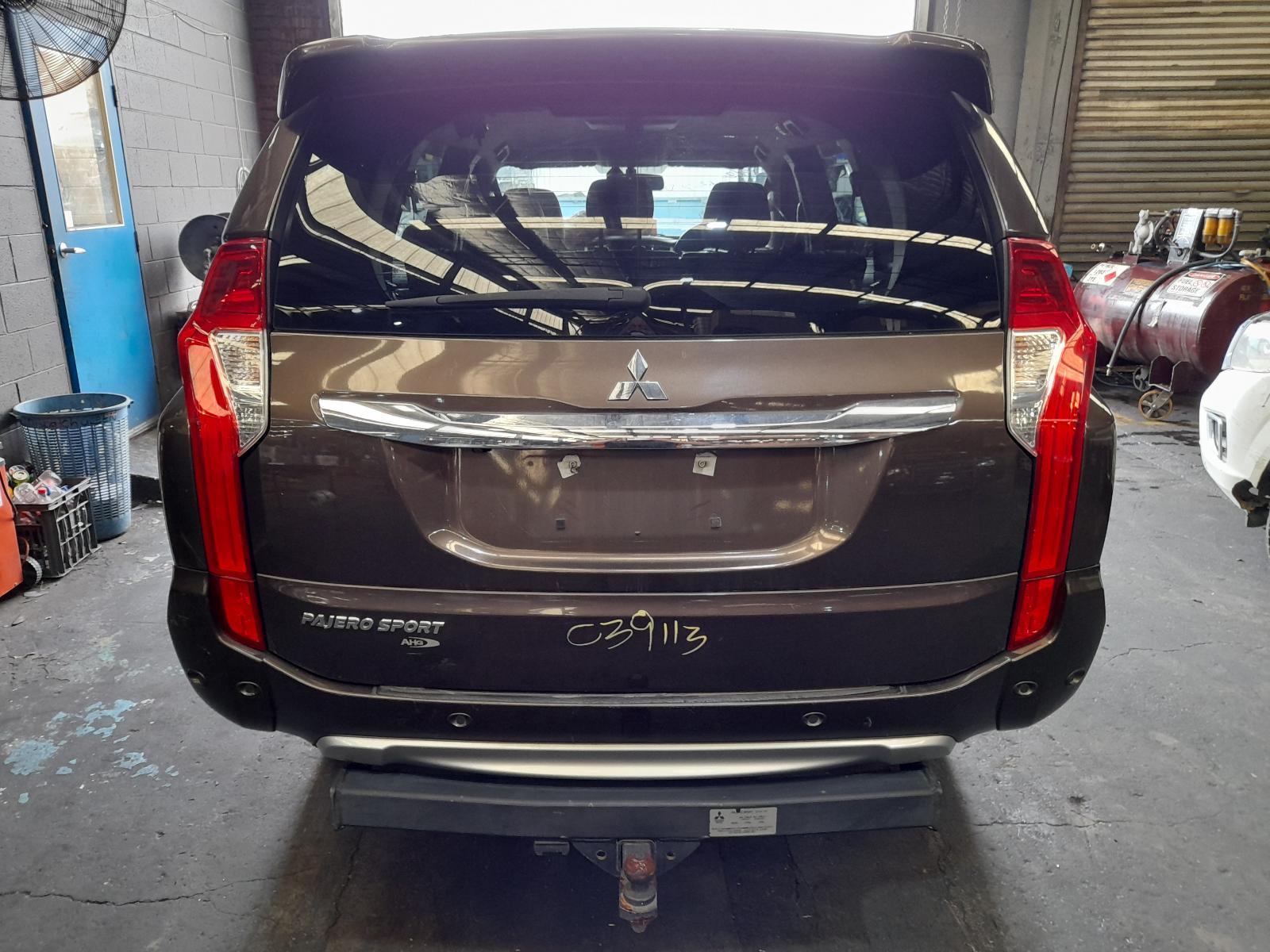 View Auto part Rear/Tailgate Glass Mitsubishi Pajero 2016