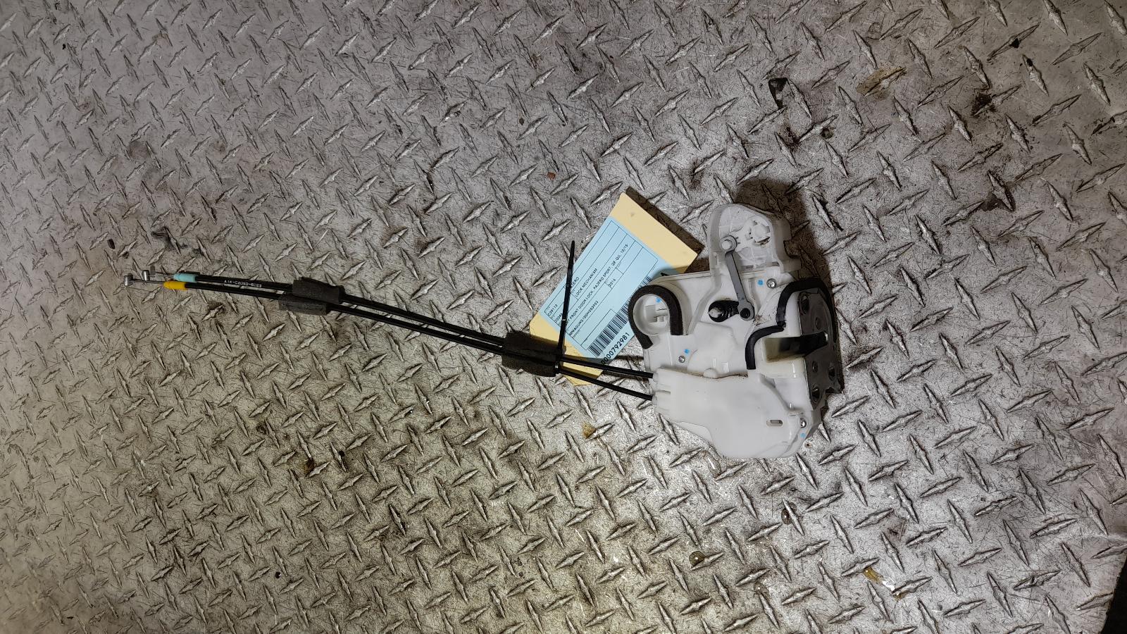 View Auto part Door/Boot/Gate Lock Mitsubishi Pajero 2016
