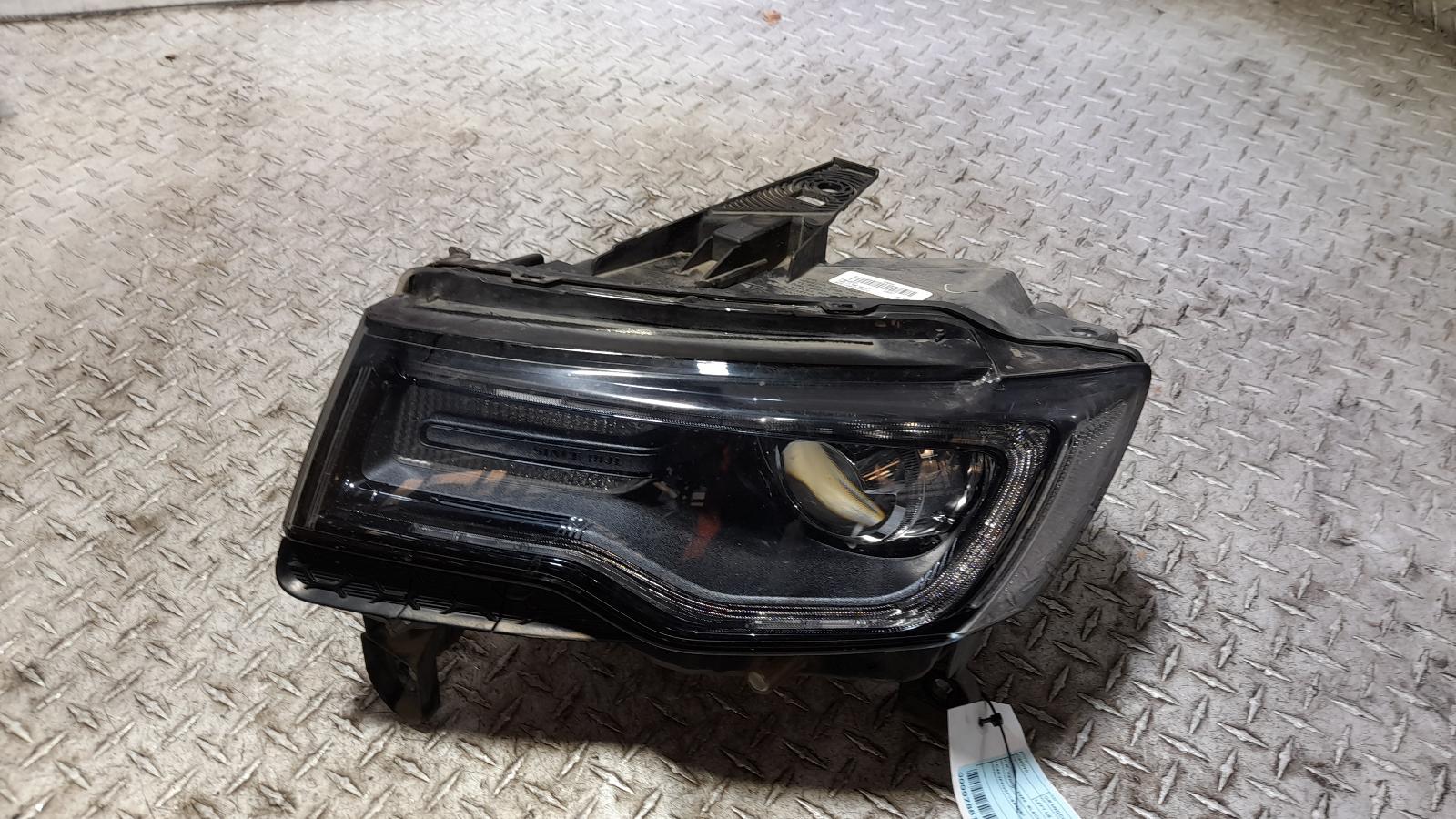 View Auto part Left Headlamp Jeep Grandcherokee 2015