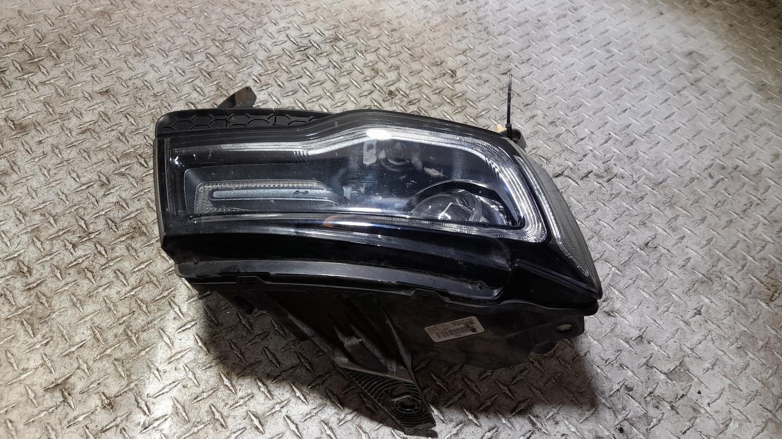 View Auto part Right Headlamp Jeep Grandcherokee 2015
