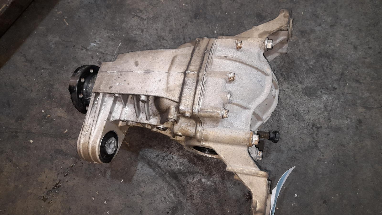 View Auto part Differential Centre Jeep Grandcherokee 2015