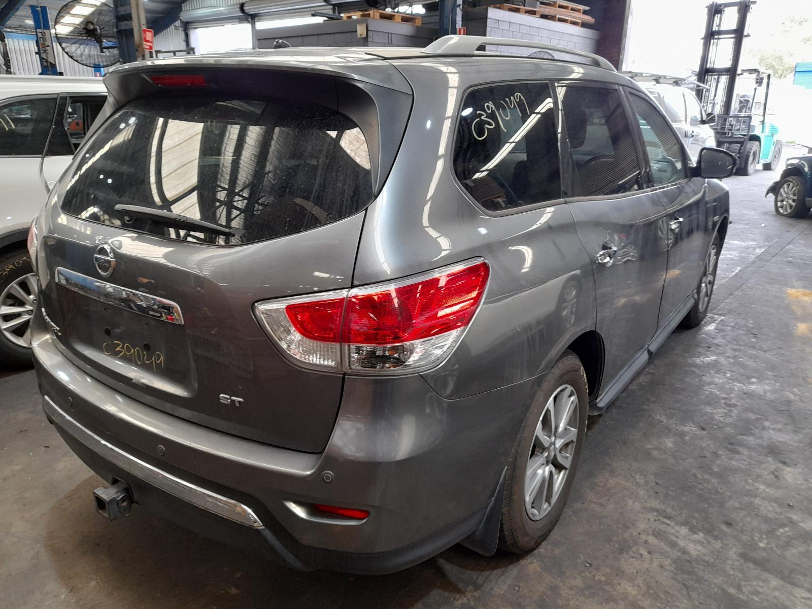 View Auto part Trans/Gearbox Nissan Pathfinder 2015