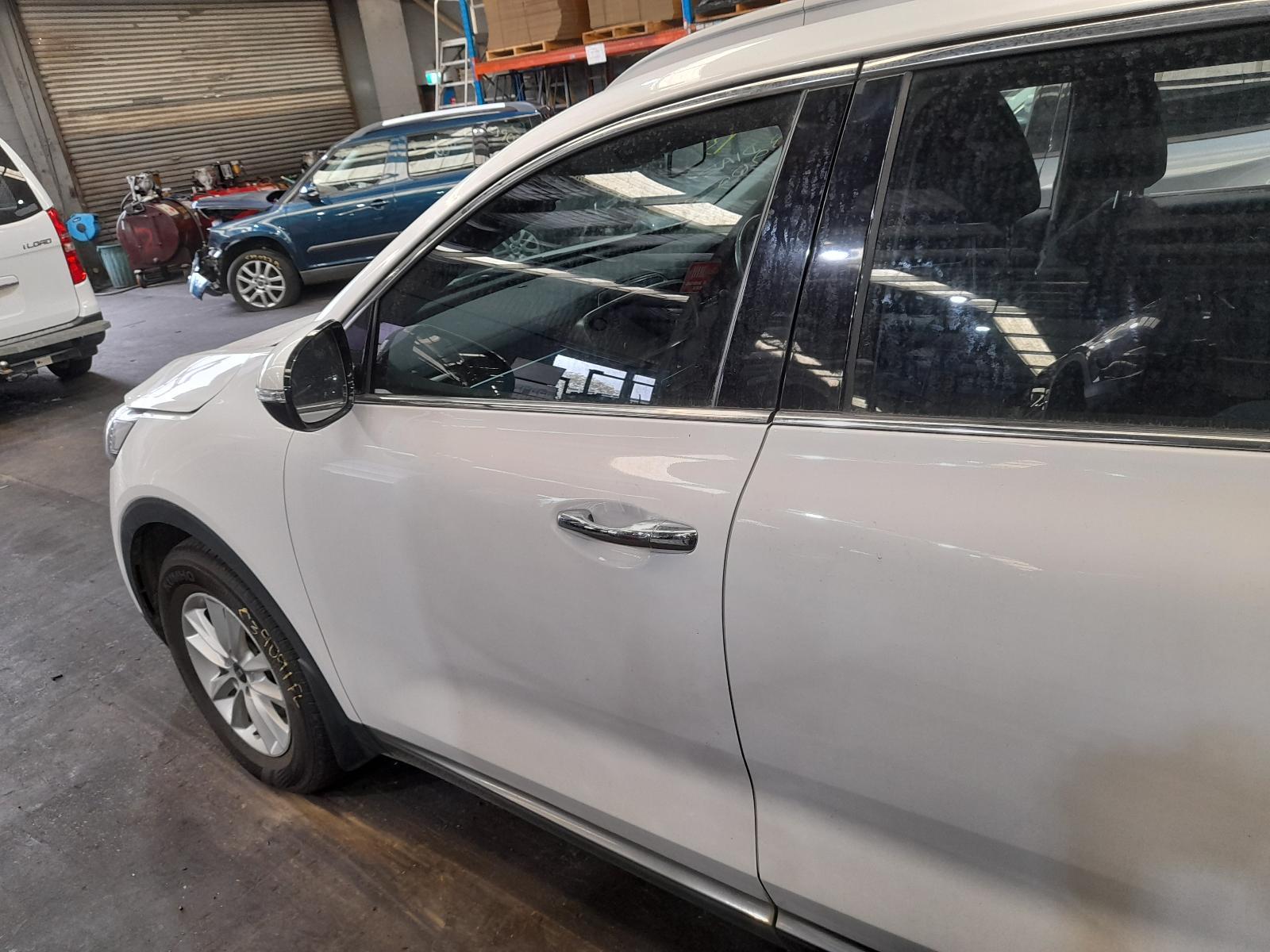 View Auto part Left Front Window Reg/Motor Kia Sorento 2017