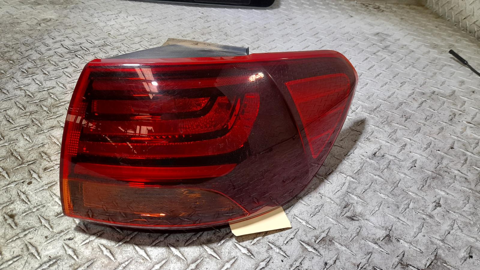 View Auto part Right Taillight Kia Sorento 2017