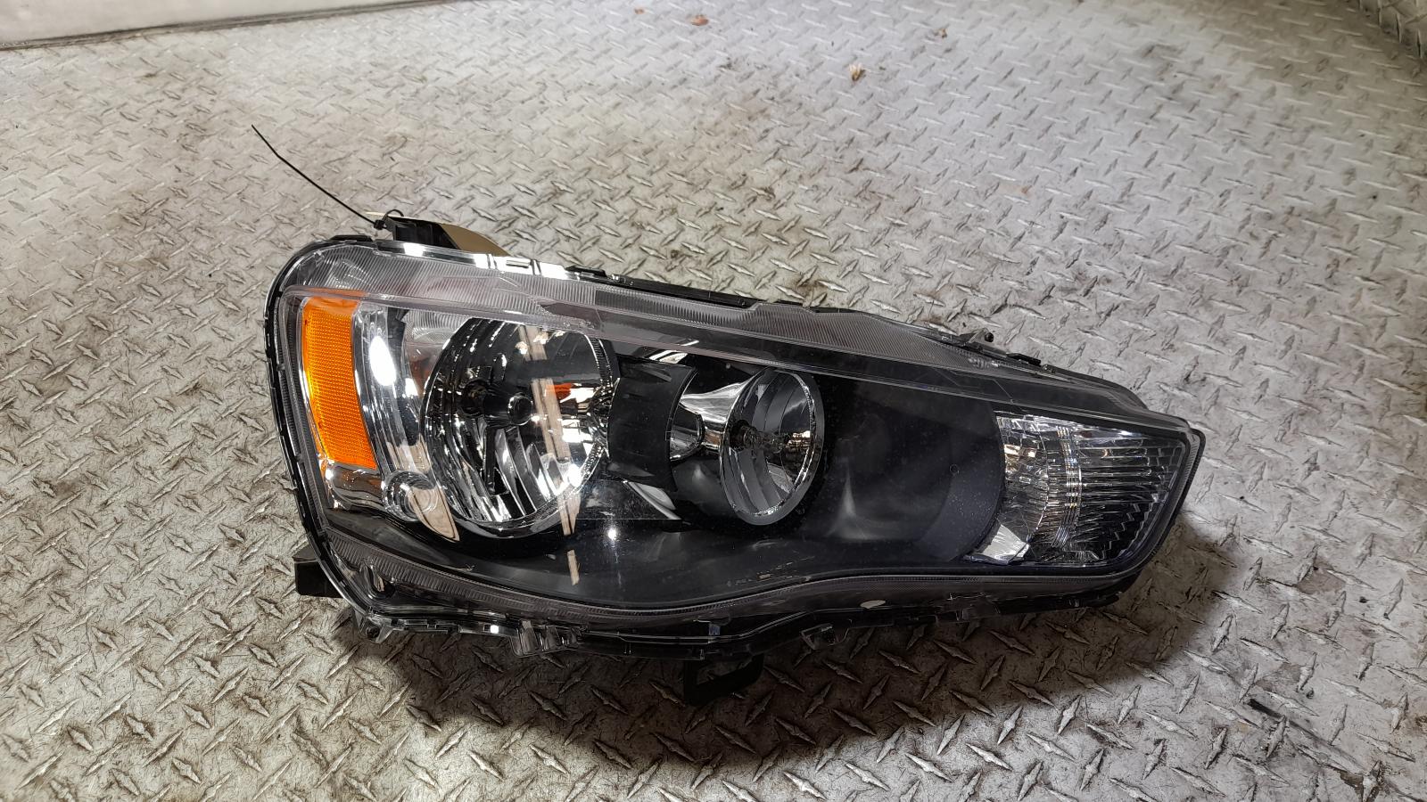 View Auto part Right Headlamp Mitsubishi Outlander 2012