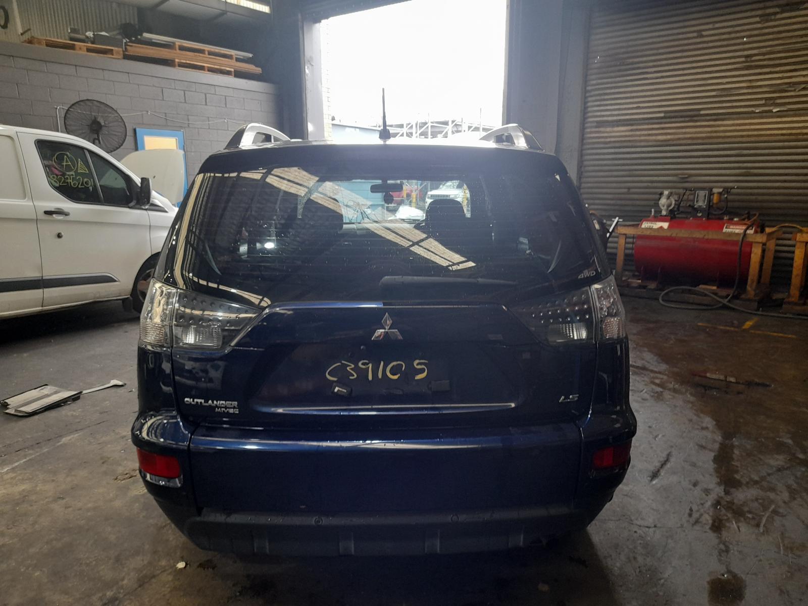 View Auto part Bootlid/Tailgate Mitsubishi Outlander 2012