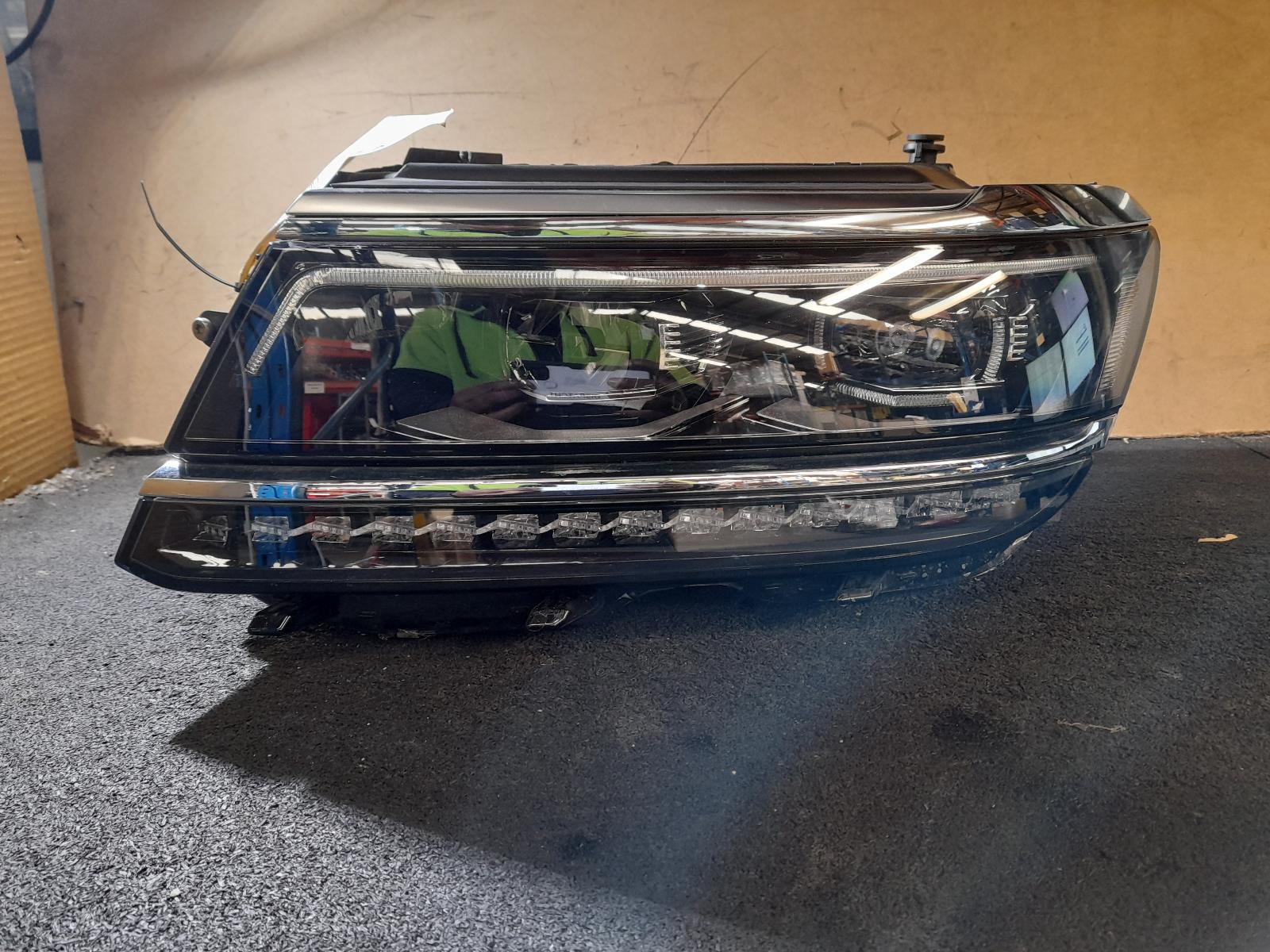 View Auto part Left Headlamp Volkswagen Tiguan 2018
