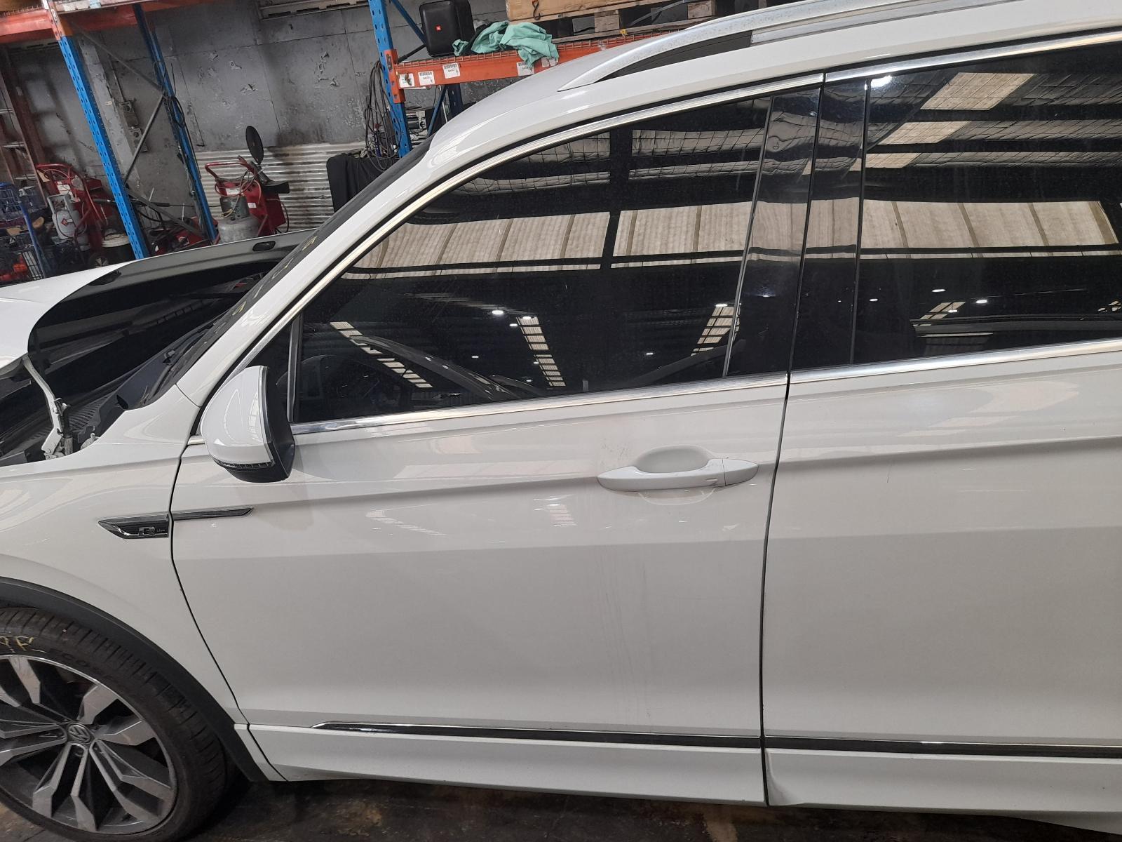 View Auto part Left Front Door Window Volkswagen Tiguan 2018