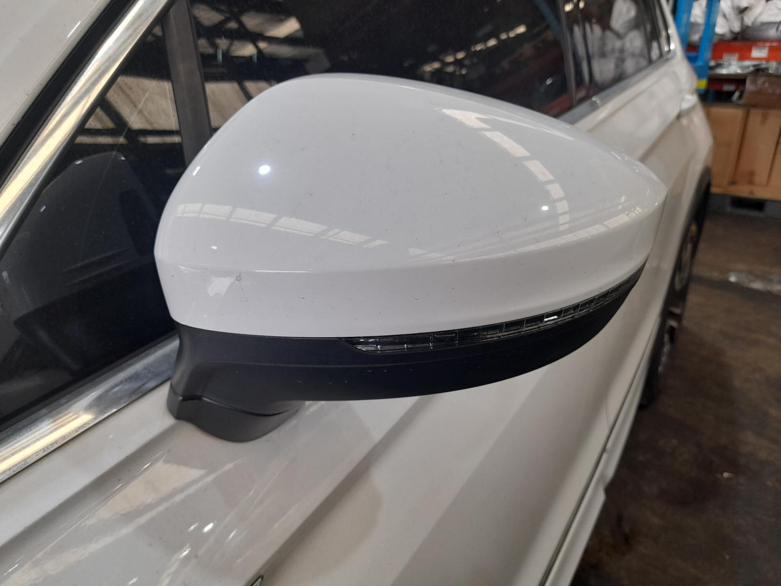 View Auto part Left Door Mirror Volkswagen Tiguan 2018