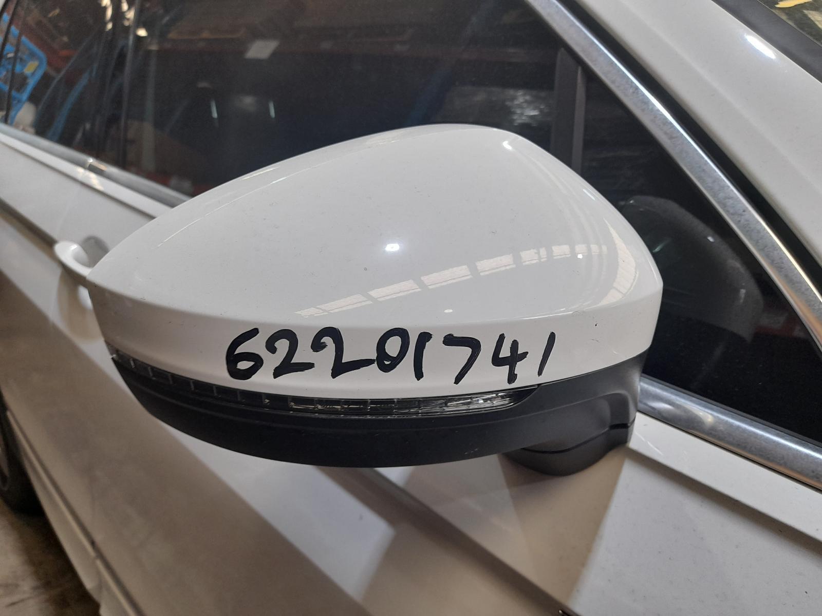 View Auto part Right Door Mirror Volkswagen Tiguan 2018