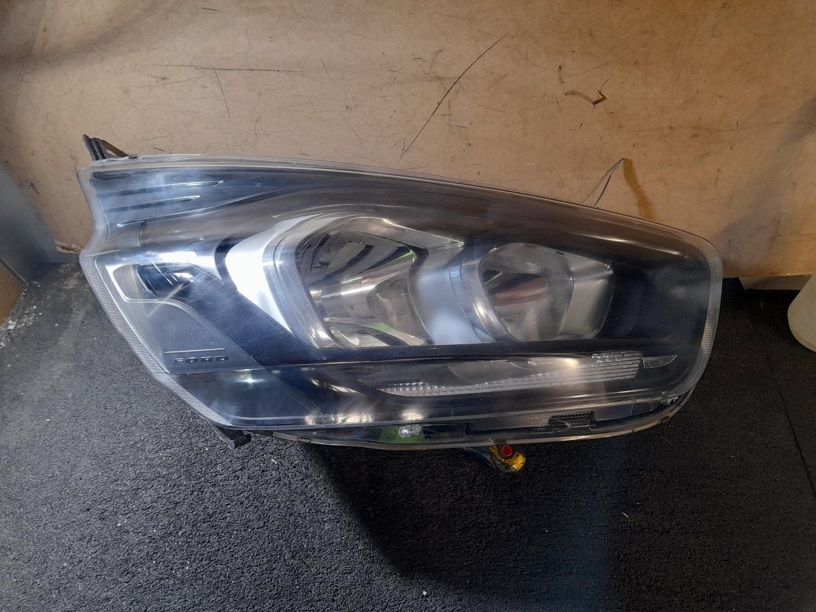 View Auto part Right Headlamp Ford Transit Custom 2018