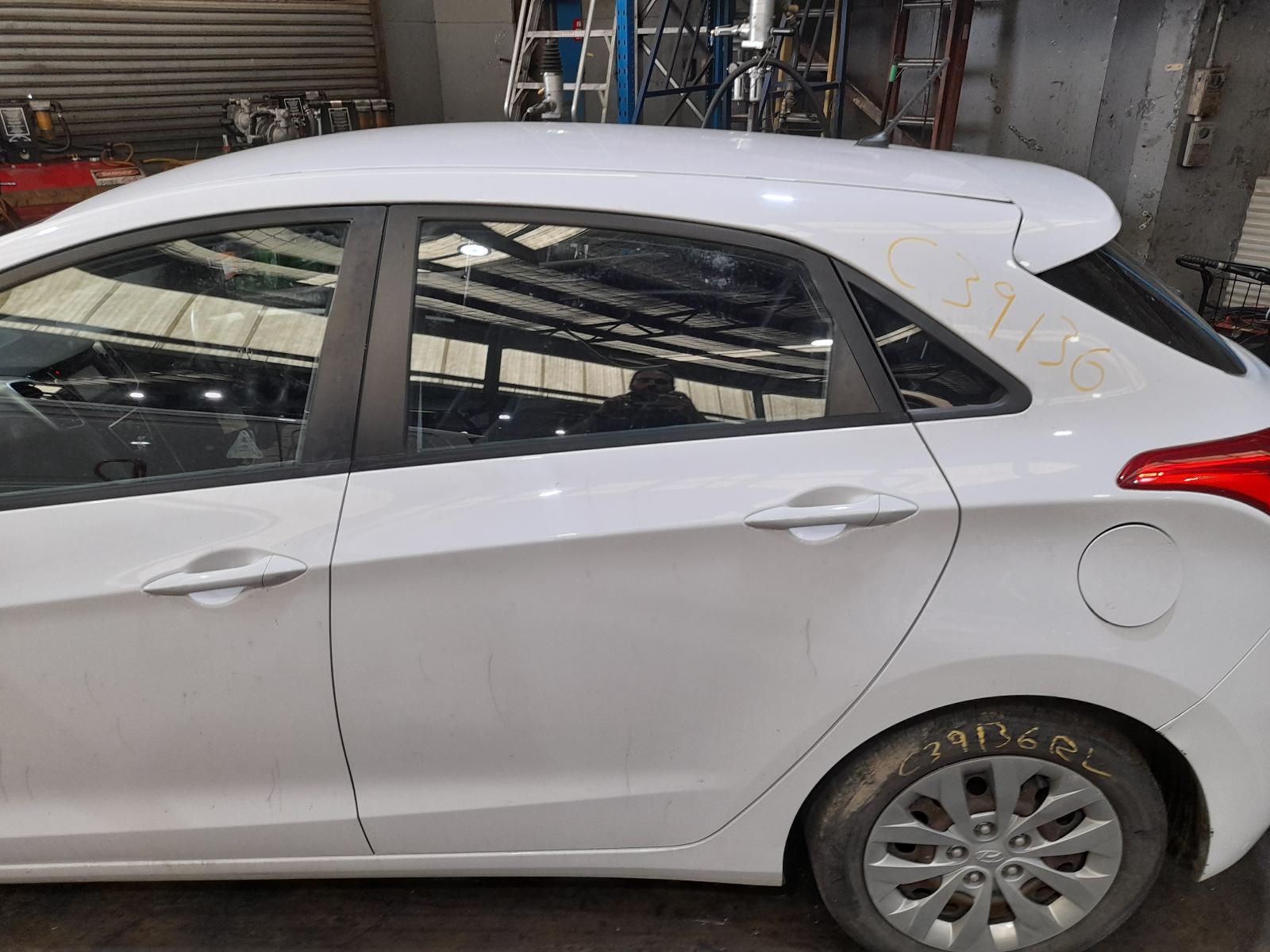 View Auto part Left Rear Wnd Reg/Motor Hyundai I30 2015