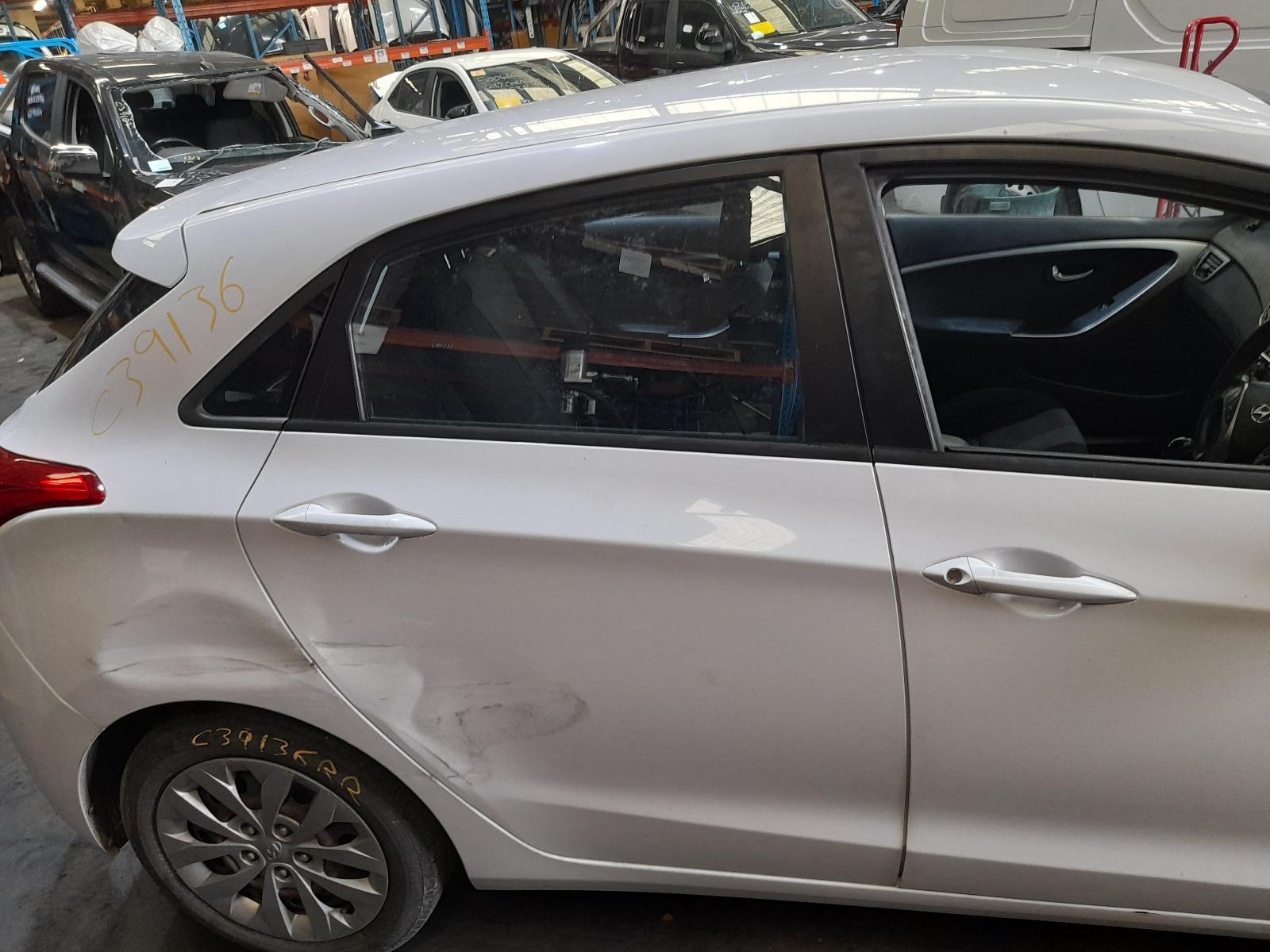 View Auto part Right Rear Wnd Reg/Motor Hyundai I30 2015