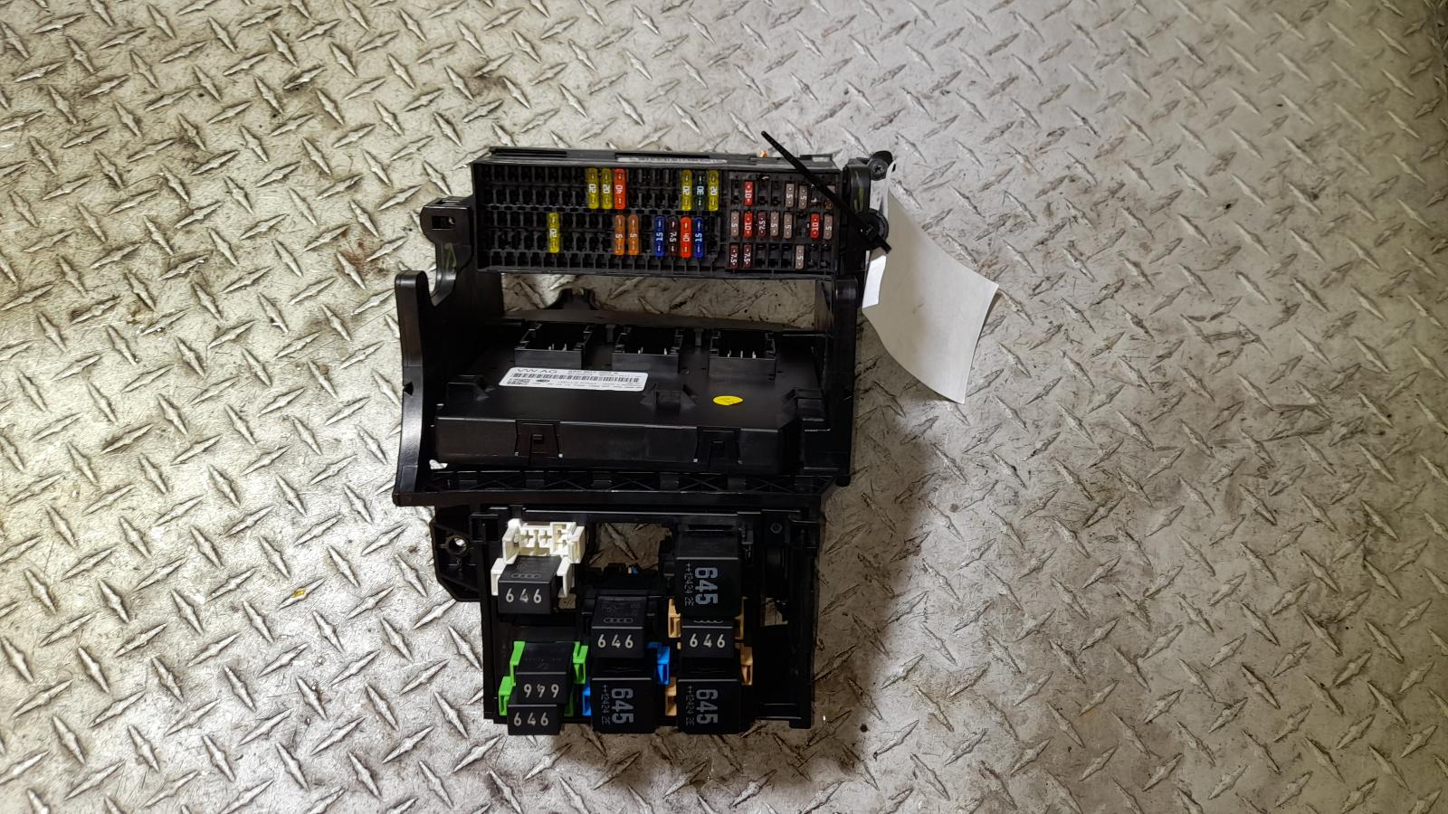View Auto part Fuse Box Audi Q3 2012