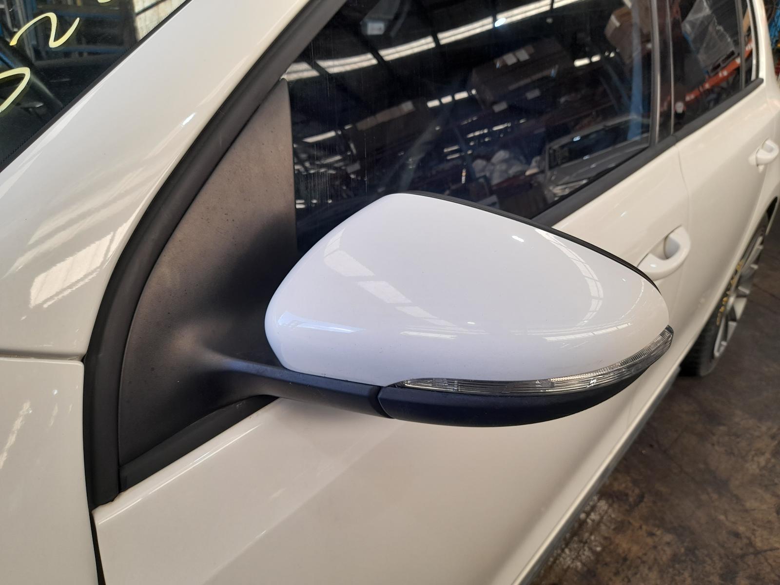 View Auto part Left Door Mirror Volkswagen Golf 2011