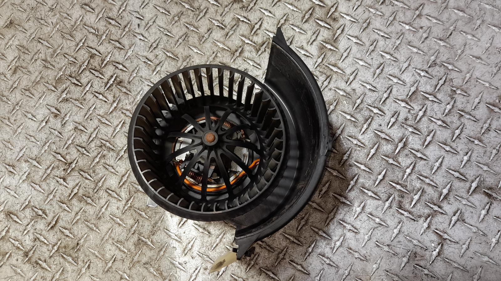 View Auto part Heater Fan Motor Volkswagen Amarok 2019