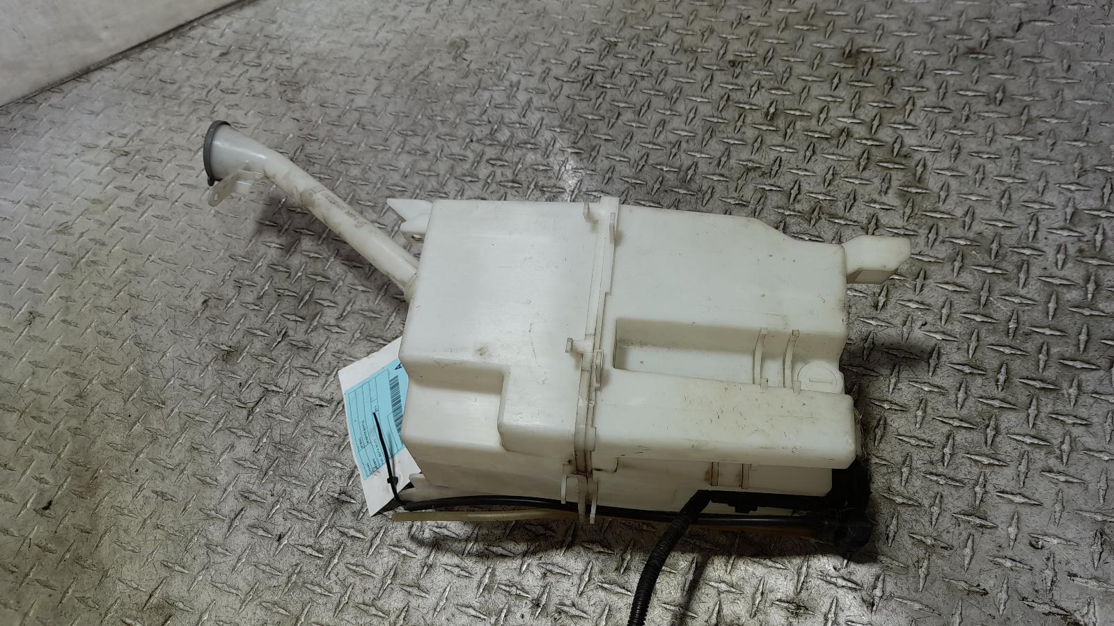 View Auto part Washer Bottle Nissan Xtrail 2015