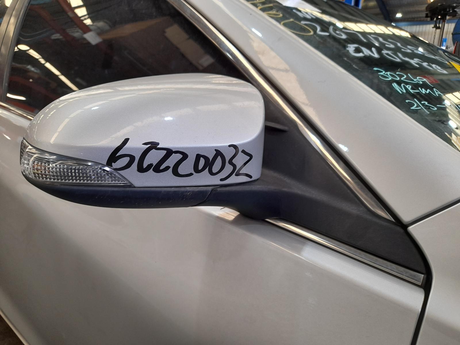 View Auto part Right Door Mirror Toyota Camry 2017