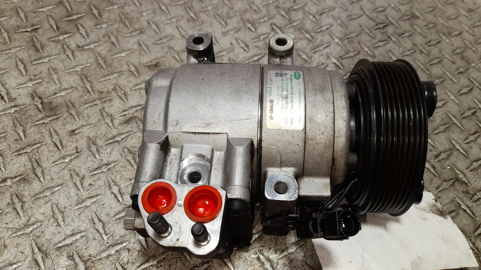 View Auto part A/C Compressor Hyundai Iload/imax 2012