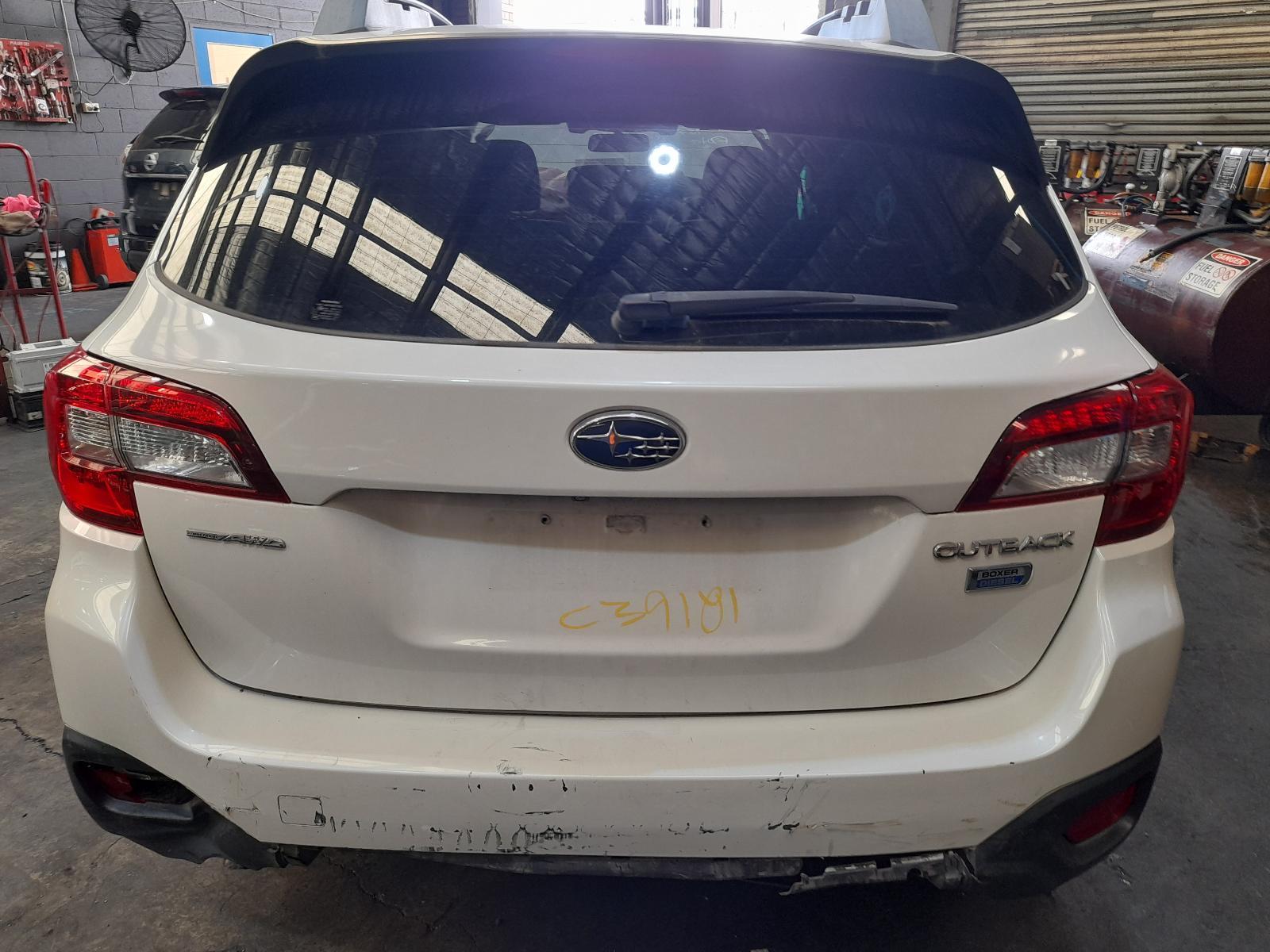 View Auto part Rear/Tailgate Glass Subaru Outback 2016