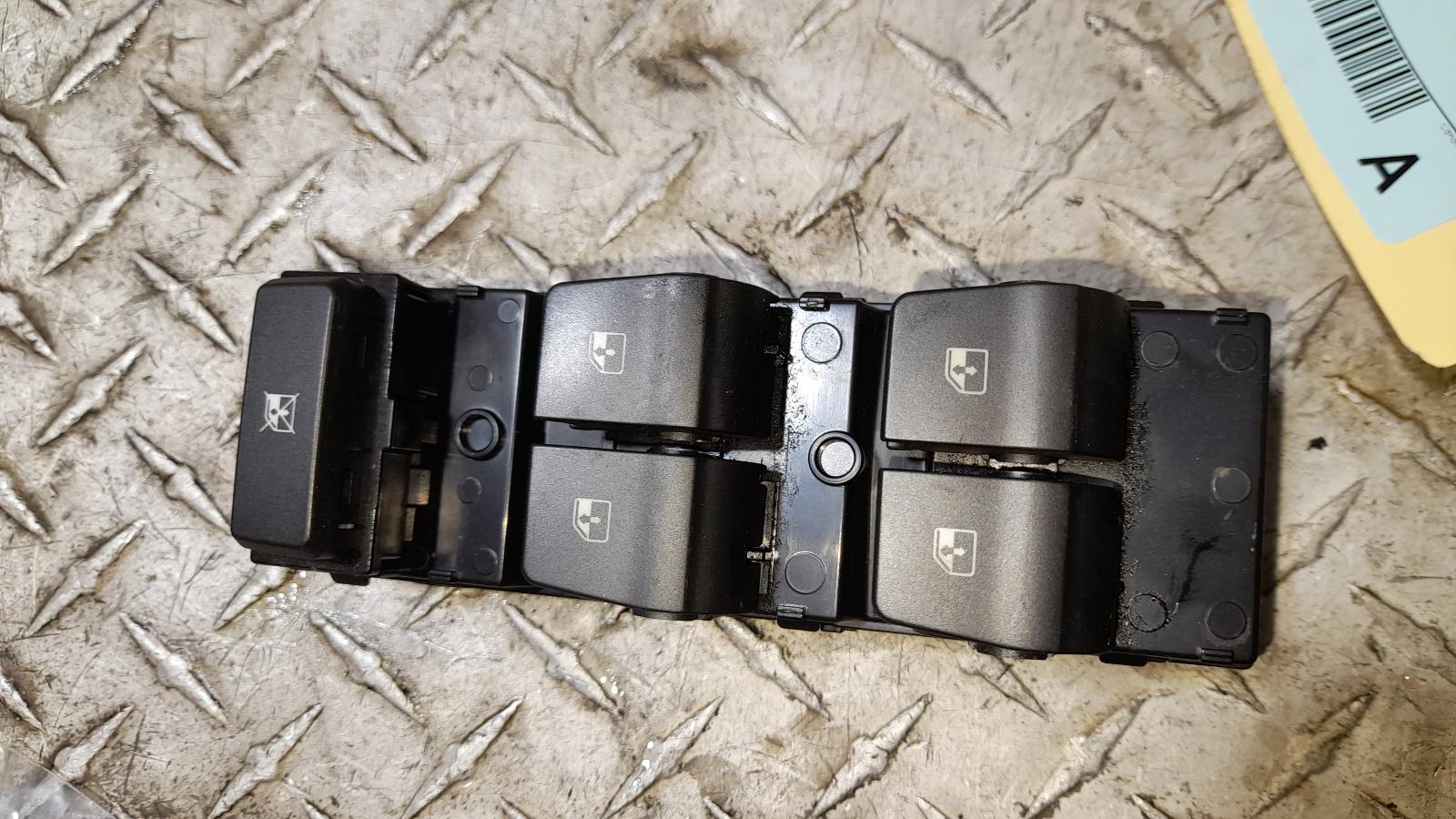 View Auto part Pwr Dr Wind Switch Hyundai I30 2018