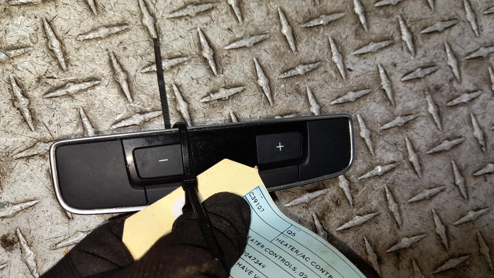 View Auto part Heater/Ac Controls Audi Q5 2019