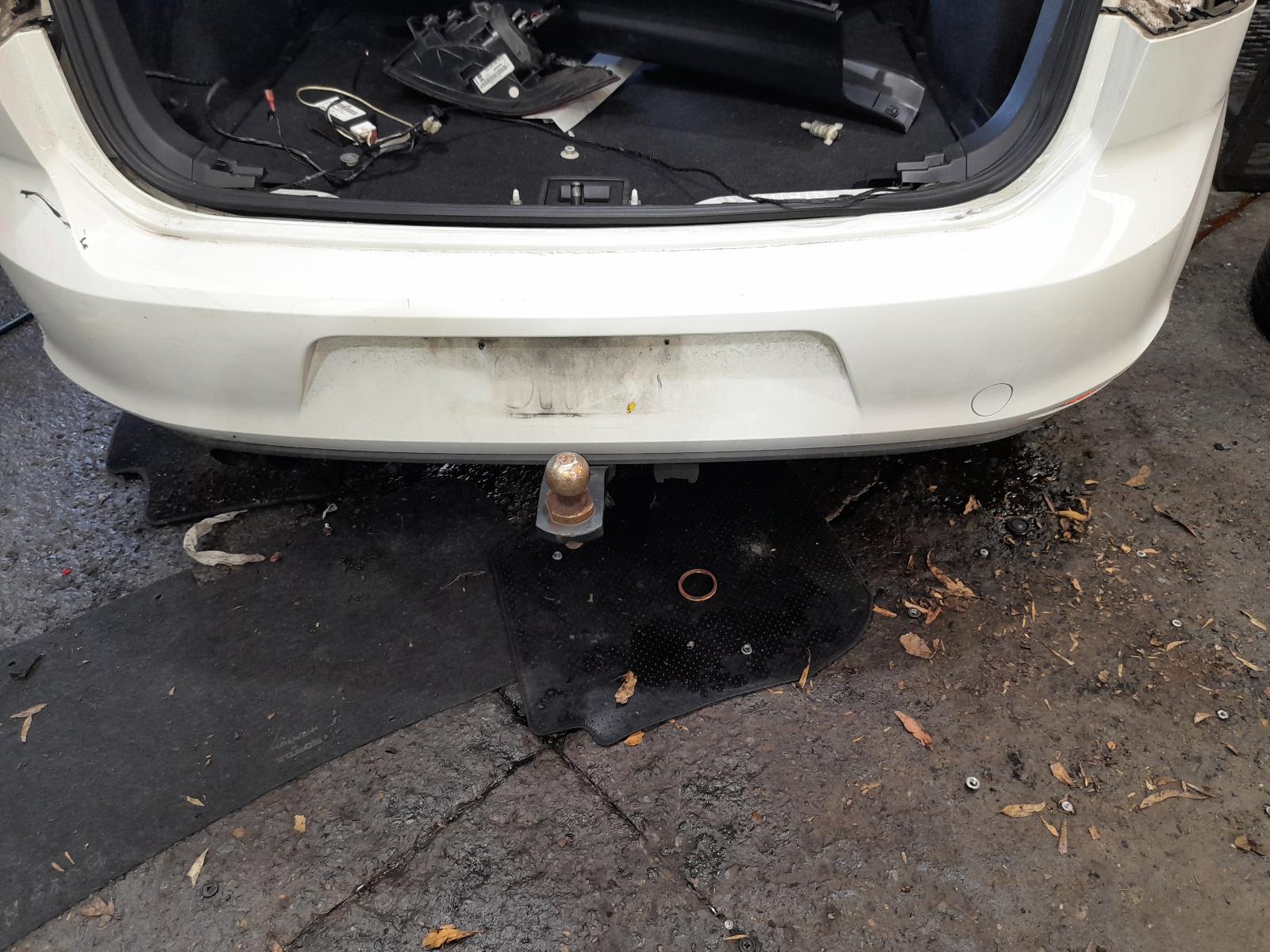 View Auto part Towbar Volkswagen Golf 2012