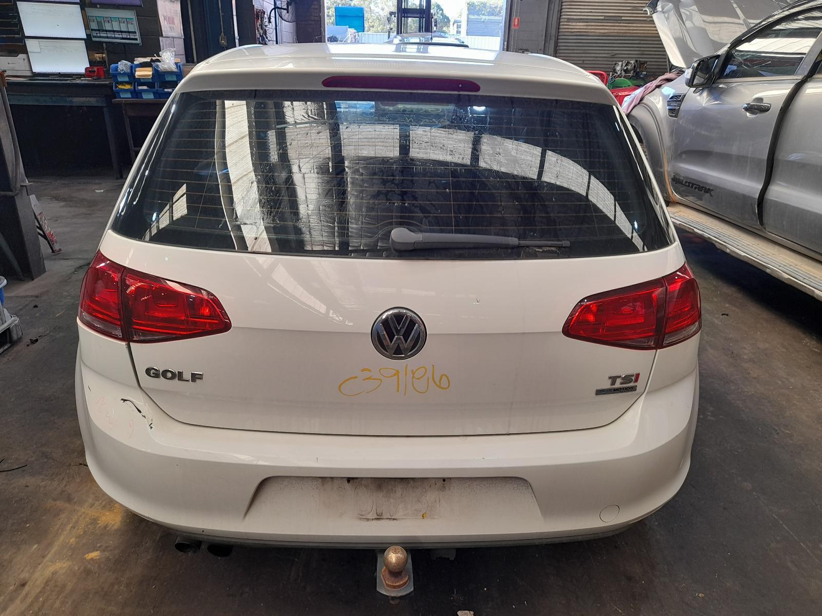 View Auto part Rear/Tailgate Glass Volkswagen Golf 2012
