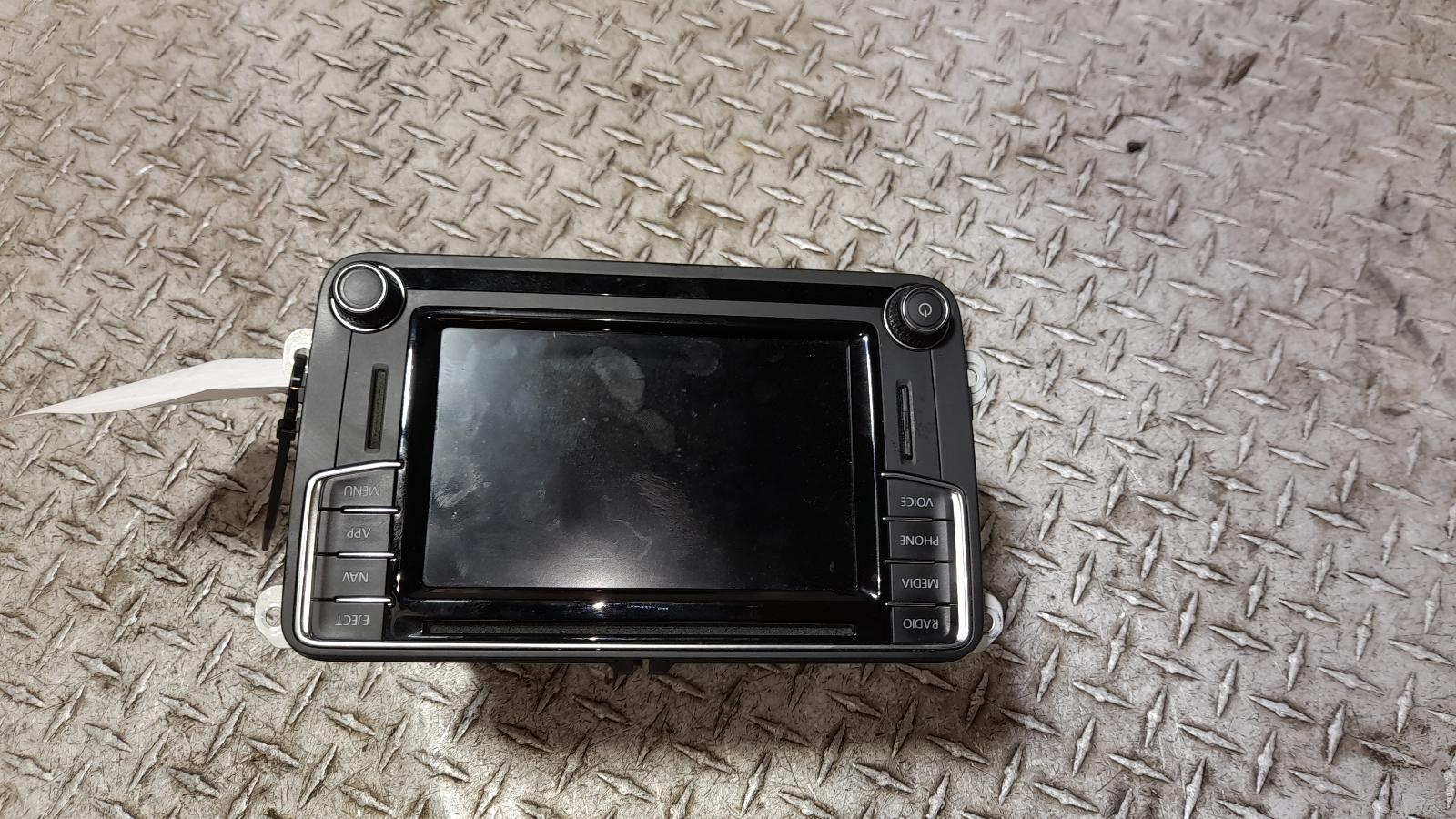 View Auto part Radio/Cd/Dvd/Sat/Tv Volkswagen Amarok 2018