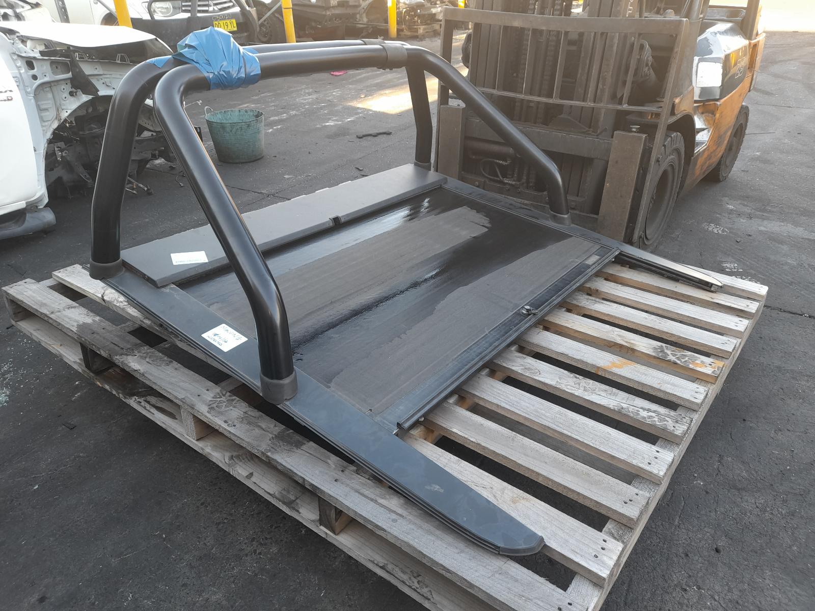 View Auto part Tonneau/Cover Volkswagen Amarok 2018
