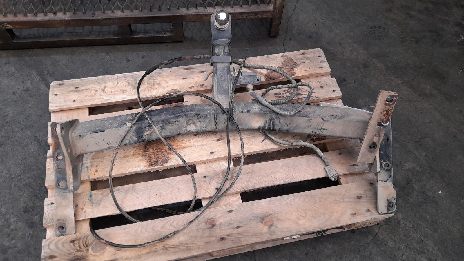 View Auto part Towbar Nissan Navara 2016