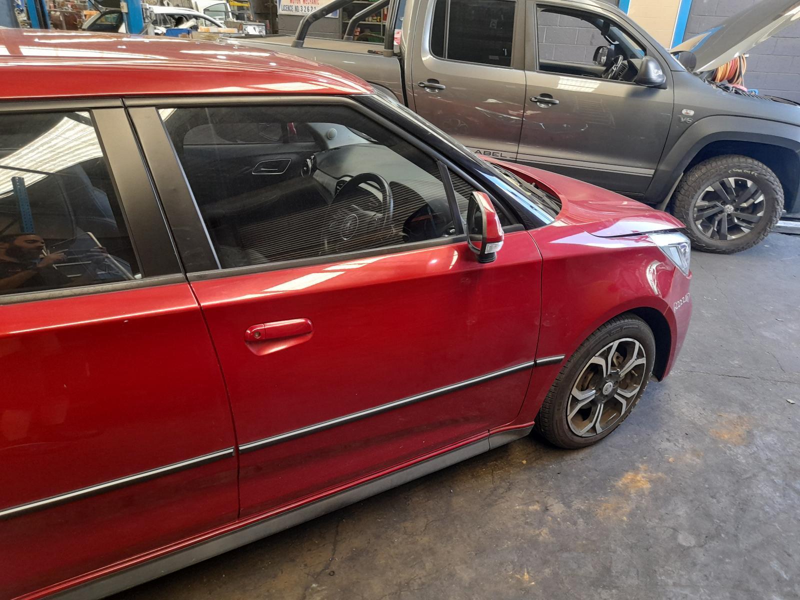 View Auto part Right Front Door Window Mg Mg3 2019