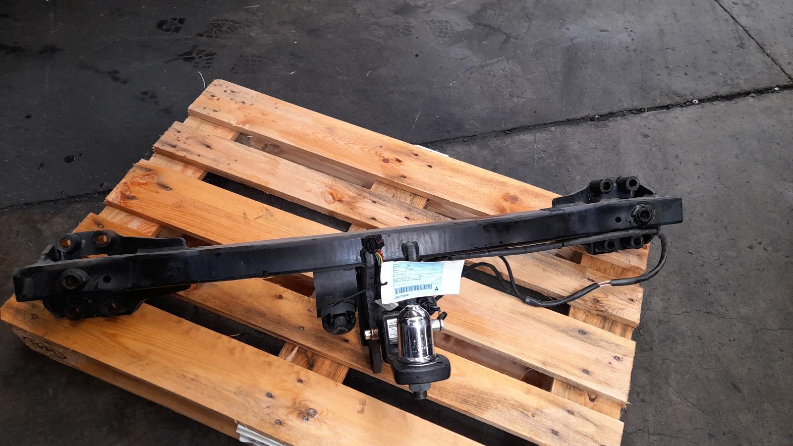 View Auto part Towbar Audi Q7 2014