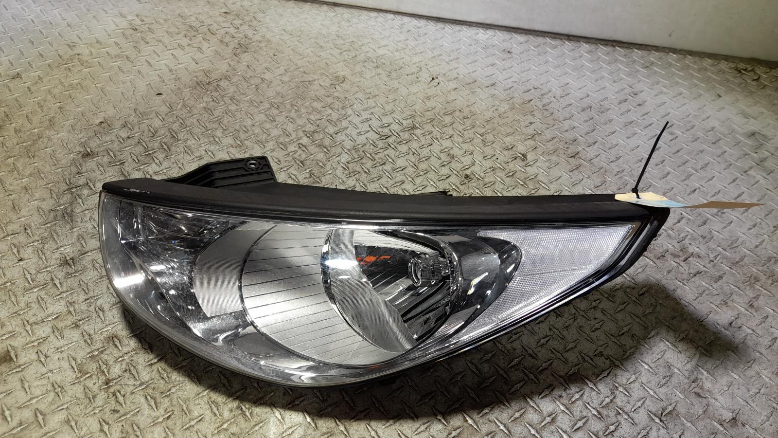 View Auto part Left Headlamp Hyundai Ix35 2012