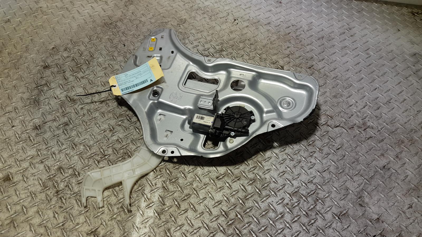 View Auto part Left Rear Wnd Reg/Motor Hyundai Ix35 2012