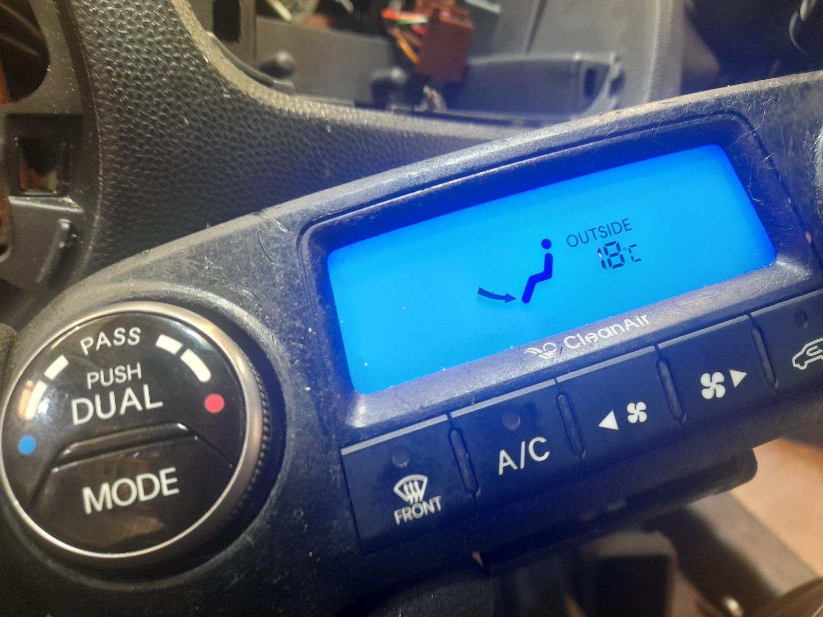 View Auto part Heater/Ac Controls Hyundai Ix35 2012