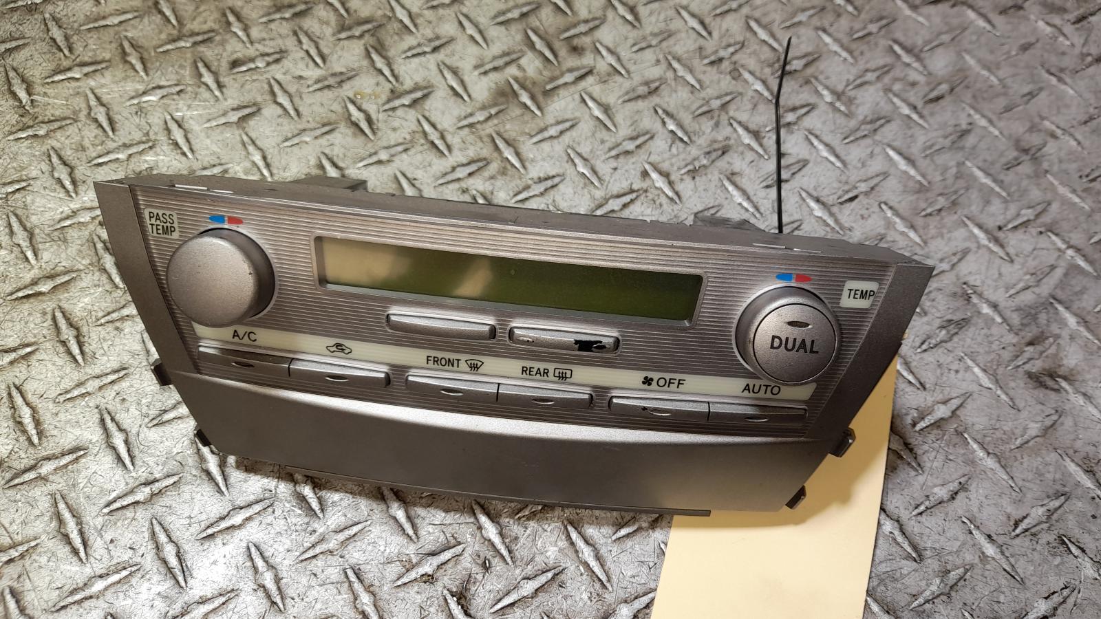 View Auto part Heater/Ac Controls Toyota Aurion 2011