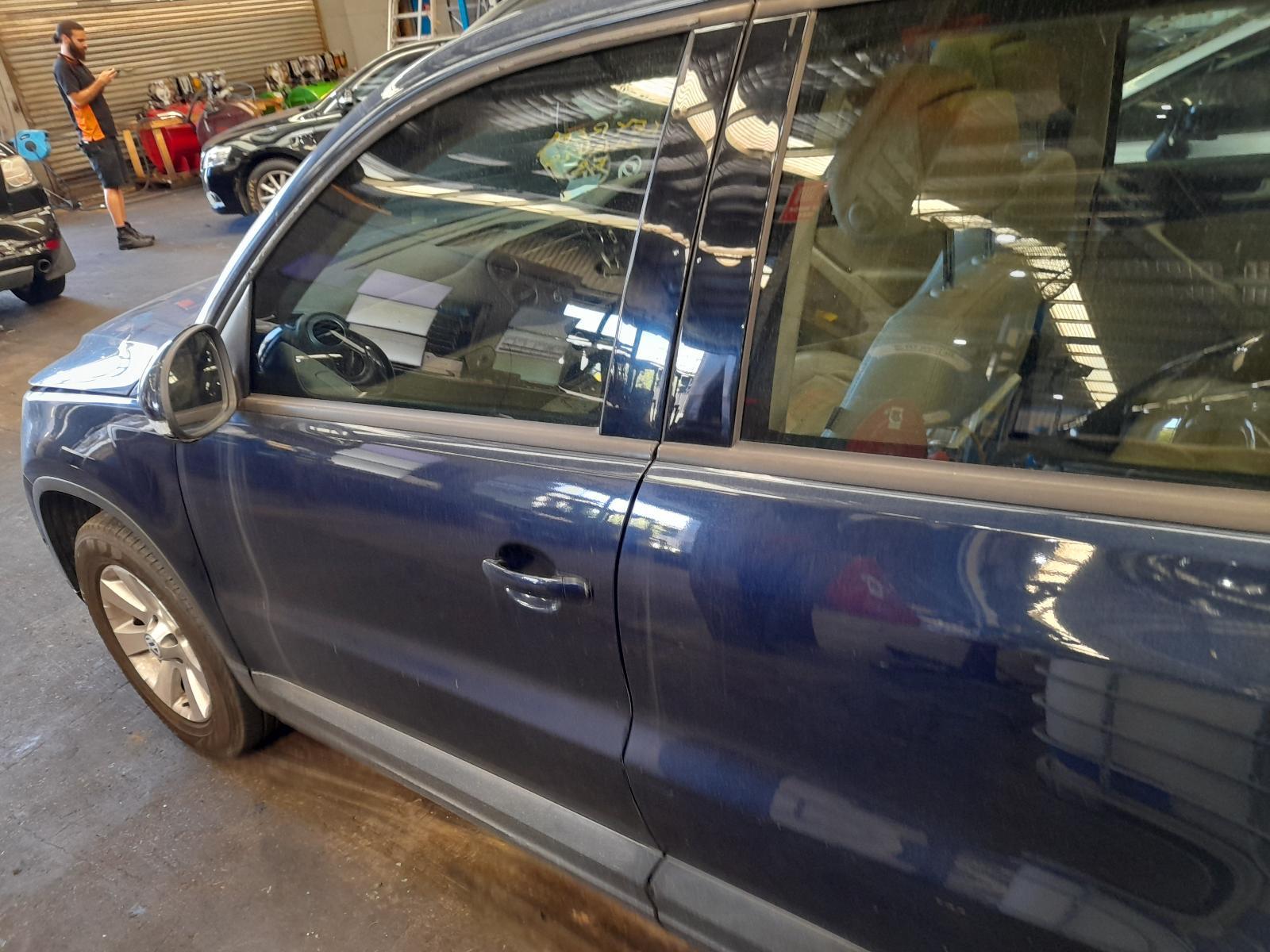 View Auto part Left Front Door Window Volkswagen Tiguan 2013