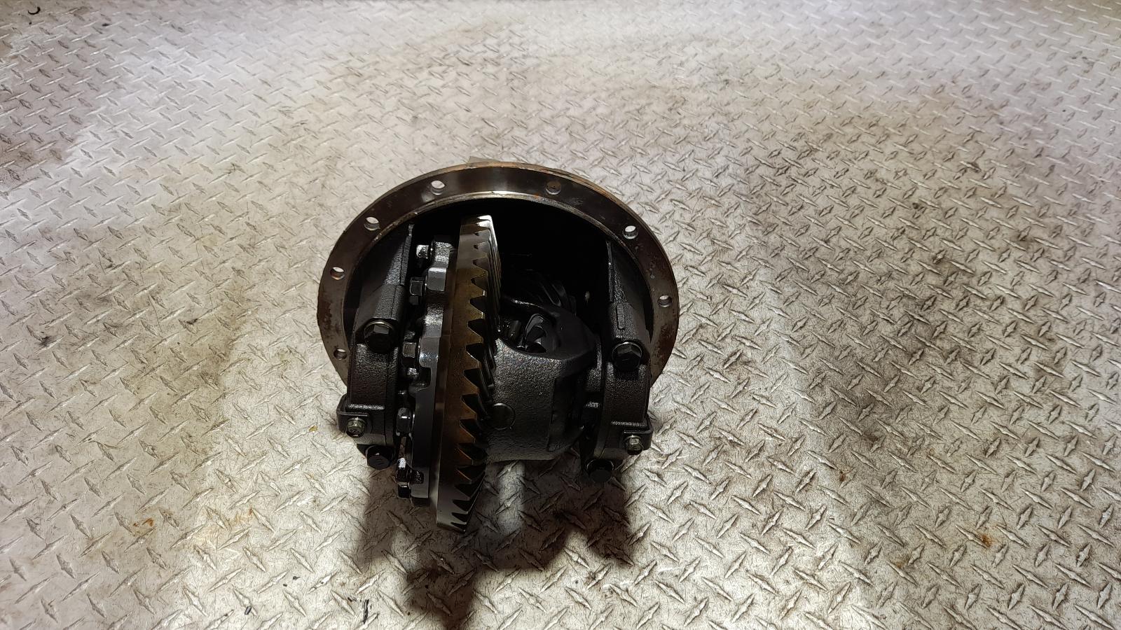 View Auto part Differential Centre Mitsubishi Triton 2017