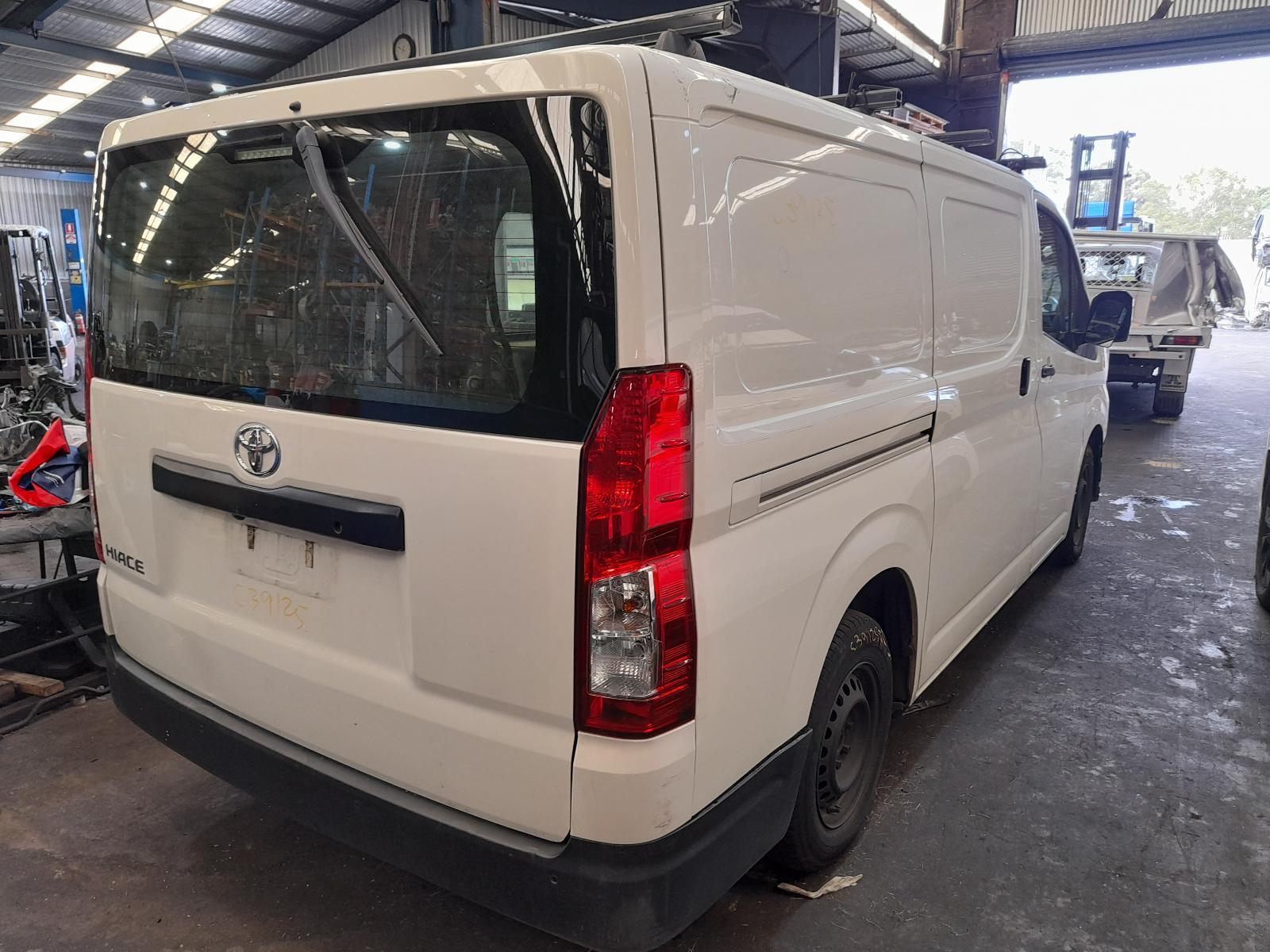 View Auto part Trans/Gearbox Toyota Hiace 2021